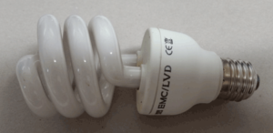 Alte Energiesparlampe (defekt)